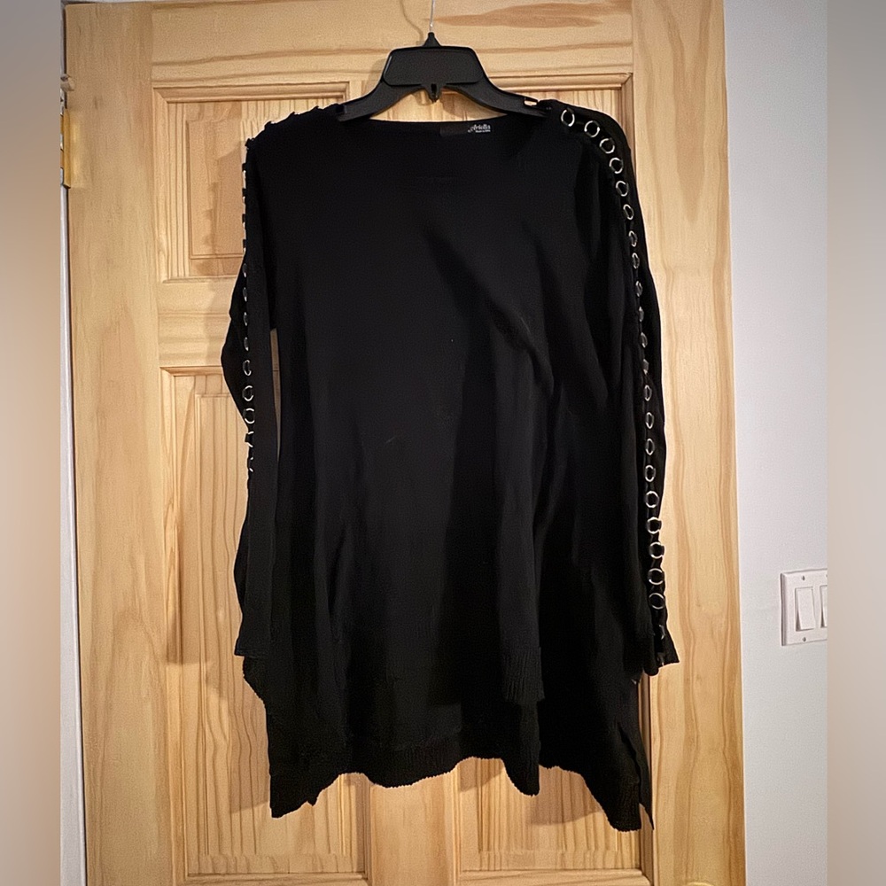 Ariella Grommet Black High-Low Long Sleeve